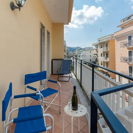 Realty Holidays Rooftop Carrillo Sorrente
